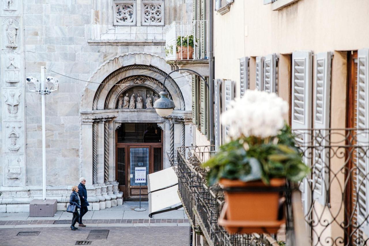 דירות קומו La Finestra Sul Duomo - The House Of Travelers מראה חיצוני תמונה